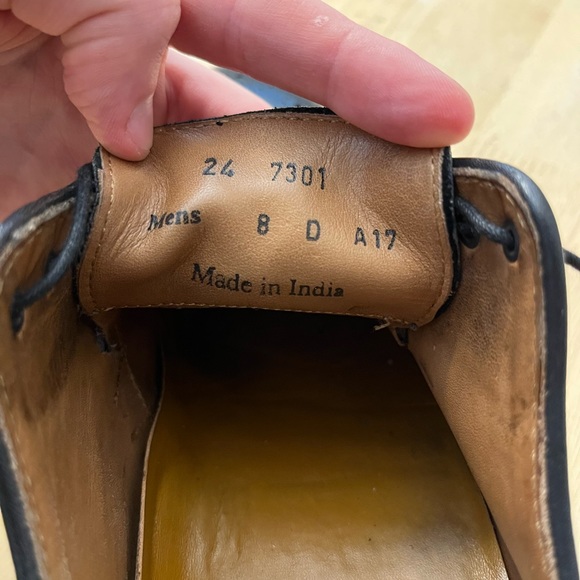 Johnston & Murphy Collins wingtip, 8D - Picture 4 of 4